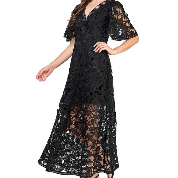 Chic Black Floral Lace Maxi Dress - Picture 2 of 6